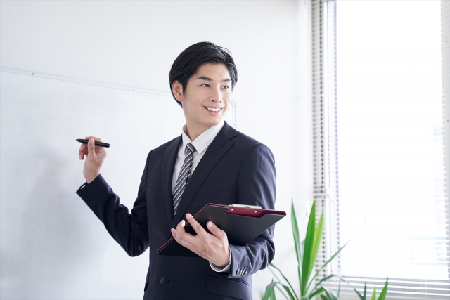 若い男性教師